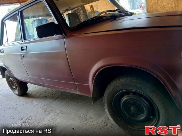 Красный ВАЗ 2107, объемом двигателя 1.5 л и пробегом 0 тыс. км за 650 $, фото 1 на Automoto.ua