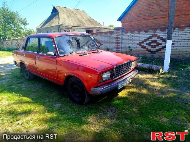 Красный ВАЗ 2107, объемом двигателя 1.3 л и пробегом 0 тыс. км за 1000 $, фото 2 на Automoto.ua