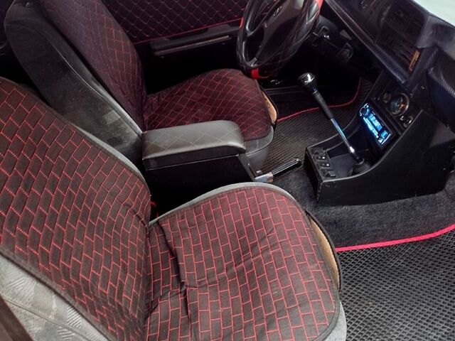 Красный ВАЗ 2107, объемом двигателя 1.5 л и пробегом 0 тыс. км за 1100 $, фото 2 на Automoto.ua