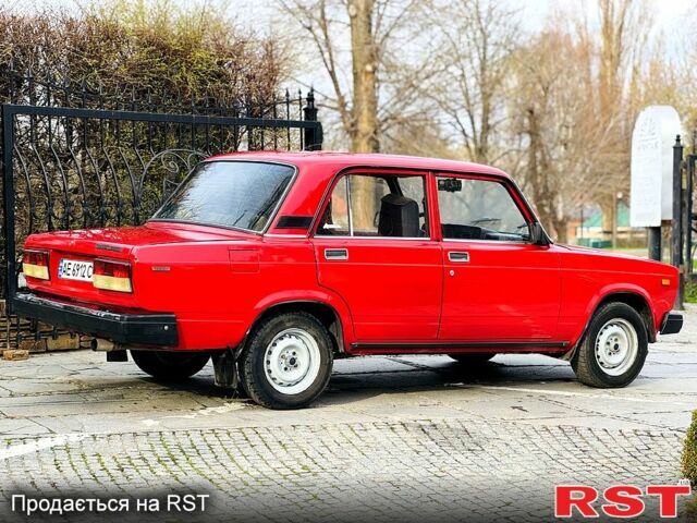 Красный ВАЗ 2107, объемом двигателя 1.5 л и пробегом 200 тыс. км за 1300 $, фото 5 на Automoto.ua