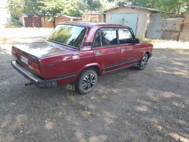 Красный ВАЗ 2107, объемом двигателя 1.6 л и пробегом 100 тыс. км за 720 $, фото 3 на Automoto.ua