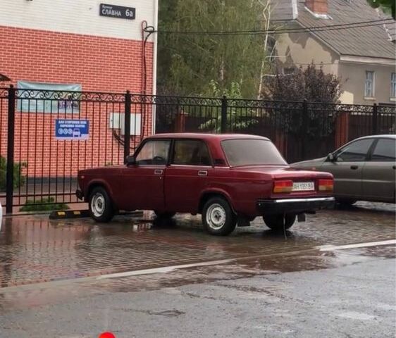 Красный ВАЗ 2107, объемом двигателя 1.3 л и пробегом 2 тыс. км за 850 $, фото 4 на Automoto.ua