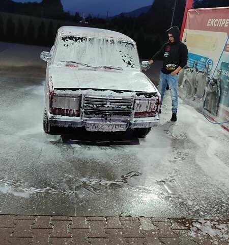 Красный ВАЗ 2107, объемом двигателя 0 л и пробегом 200 тыс. км за 400 $, фото 2 на Automoto.ua