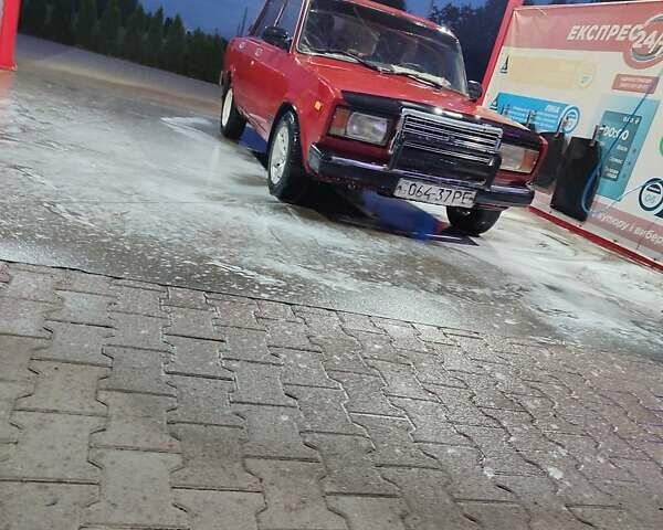 Красный ВАЗ 2107, объемом двигателя 0 л и пробегом 200 тыс. км за 400 $, фото 1 на Automoto.ua