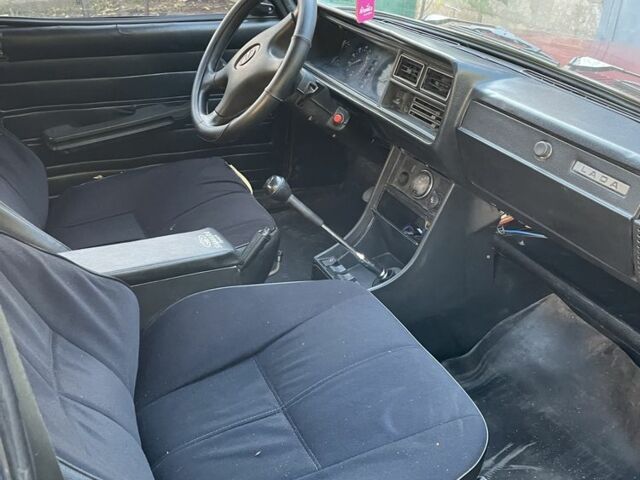 Красный ВАЗ 2107, объемом двигателя 1.5 л и пробегом 3 тыс. км за 645 $, фото 2 на Automoto.ua