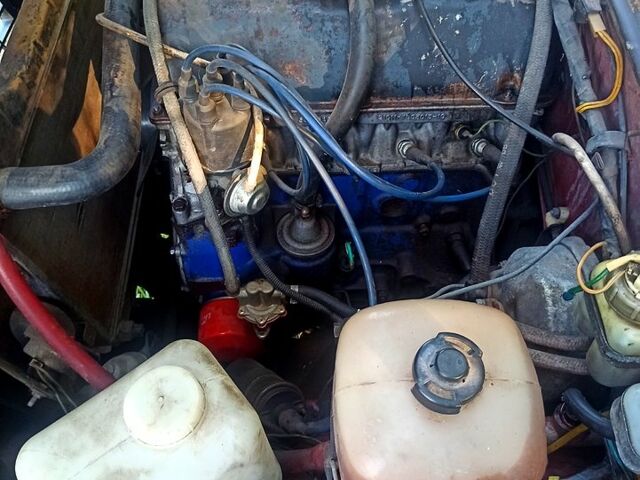 Красный ВАЗ 2107, объемом двигателя 1.5 л и пробегом 300 тыс. км за 720 $, фото 6 на Automoto.ua