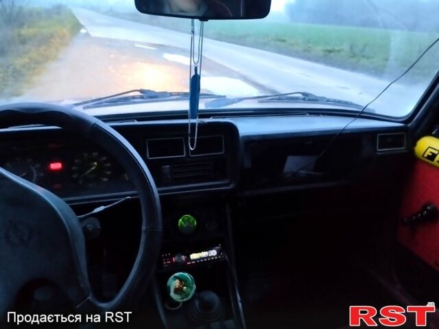 Червоний ВАЗ 2107, об'ємом двигуна 1.6 л та пробігом 310 тис. км за 360 $, фото 6 на Automoto.ua