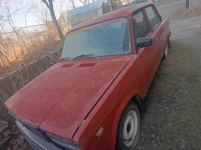 Красный ВАЗ 2107, объемом двигателя 1.5 л и пробегом 70 тыс. км за 393 $, фото 2 на Automoto.ua
