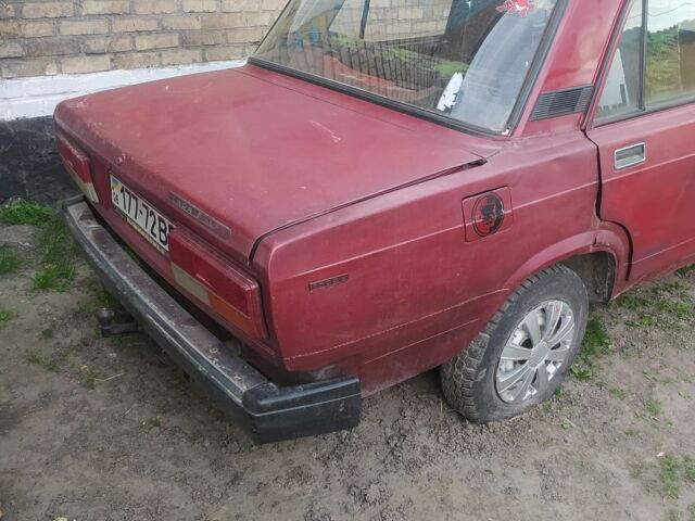 Красный ВАЗ 2107, объемом двигателя 1.5 л и пробегом 165 тыс. км за 16000 $, фото 2 на Automoto.ua