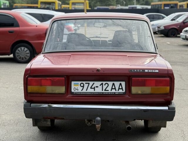 Красный ВАЗ 2107, объемом двигателя 1.5 л и пробегом 200 тыс. км за 400 $, фото 5 на Automoto.ua