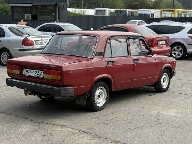 Красный ВАЗ 2107, объемом двигателя 1.5 л и пробегом 200 тыс. км за 400 $, фото 3 на Automoto.ua