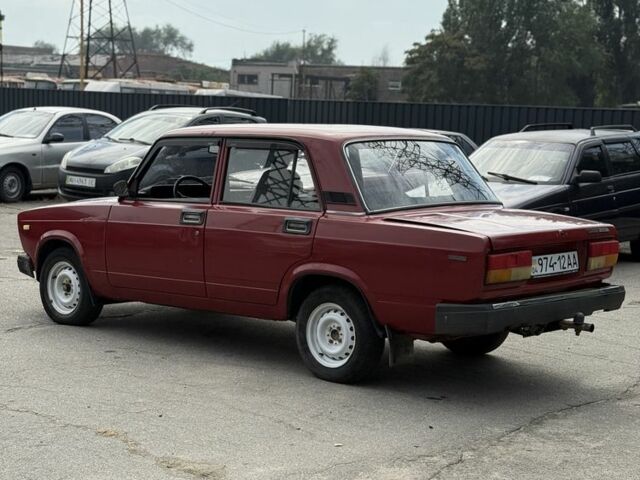 Красный ВАЗ 2107, объемом двигателя 1.5 л и пробегом 200 тыс. км за 400 $, фото 4 на Automoto.ua