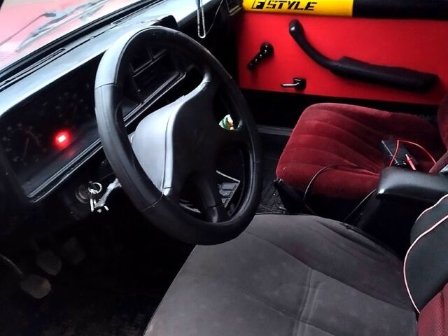 Червоний ВАЗ 2107, об'ємом двигуна 1.6 л та пробігом 310 тис. км за 360 $, фото 9 на Automoto.ua