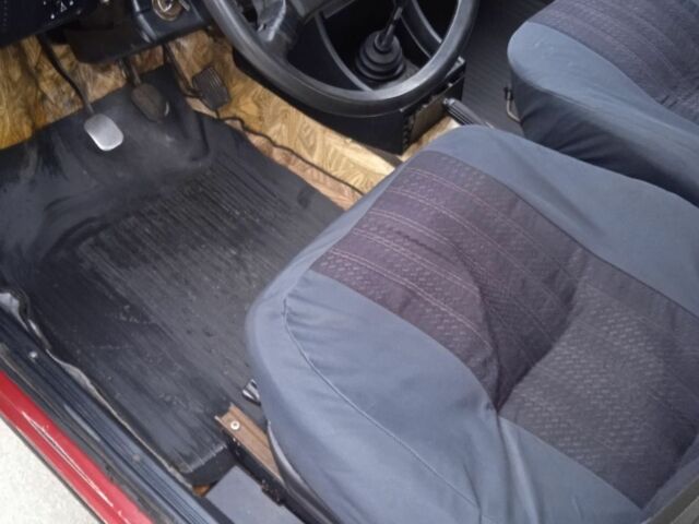 Красный ВАЗ 2107, объемом двигателя 1.5 л и пробегом 98 тыс. км за 615 $, фото 6 на Automoto.ua