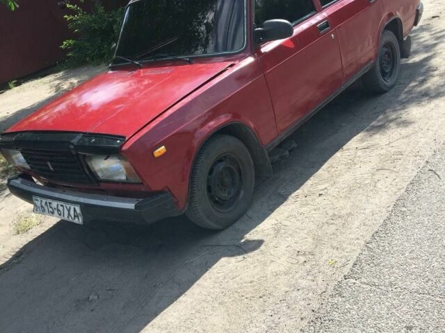 Красный ВАЗ 2107, объемом двигателя 1 л и пробегом 67 тыс. км за 588 $, фото 3 на Automoto.ua