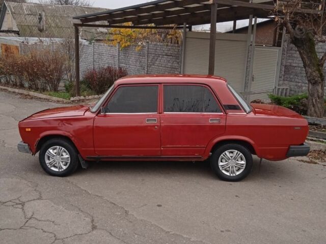 Красный ВАЗ 2107, объемом двигателя 1.5 л и пробегом 98 тыс. км за 615 $, фото 4 на Automoto.ua