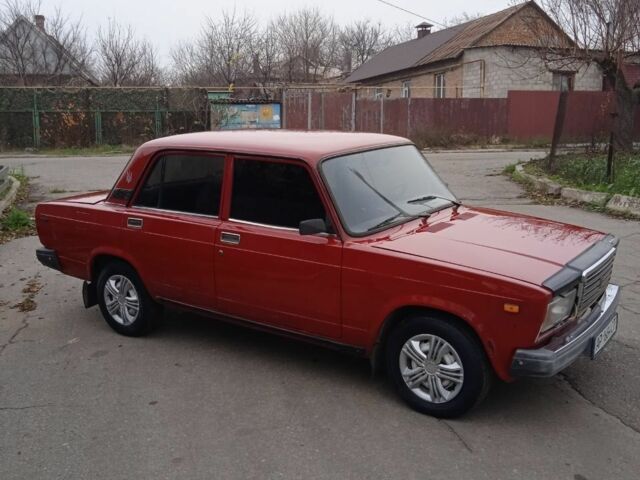 Красный ВАЗ 2107, объемом двигателя 1.5 л и пробегом 98 тыс. км за 615 $, фото 7 на Automoto.ua