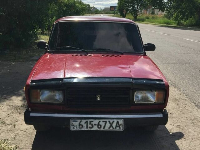 Красный ВАЗ 2107, объемом двигателя 1 л и пробегом 67 тыс. км за 588 $, фото 5 на Automoto.ua