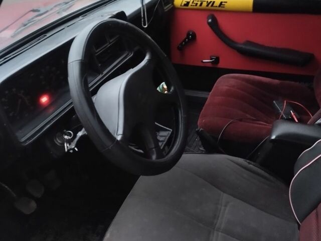 Червоний ВАЗ 2107, об'ємом двигуна 1.6 л та пробігом 110 тис. км за 355 $, фото 9 на Automoto.ua