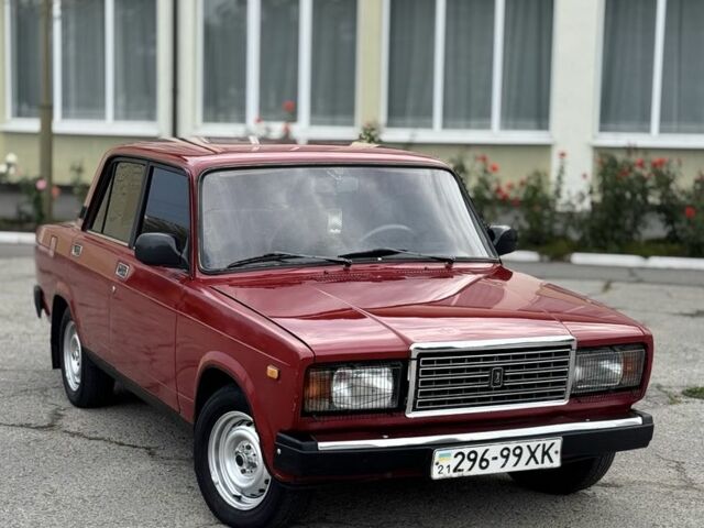 Красный ВАЗ 2107, объемом двигателя 1.5 л и пробегом 80 тыс. км за 1350 $, фото 2 на Automoto.ua