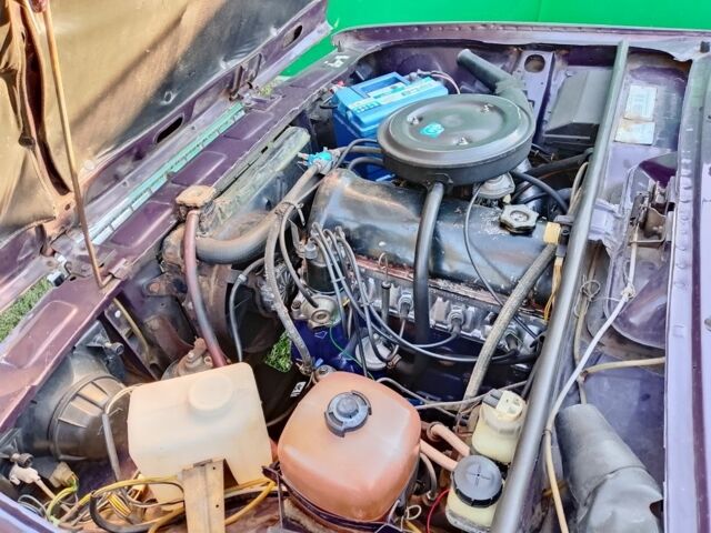 Красный ВАЗ 2107, объемом двигателя 2 л и пробегом 127 тыс. км за 1050 $, фото 3 на Automoto.ua