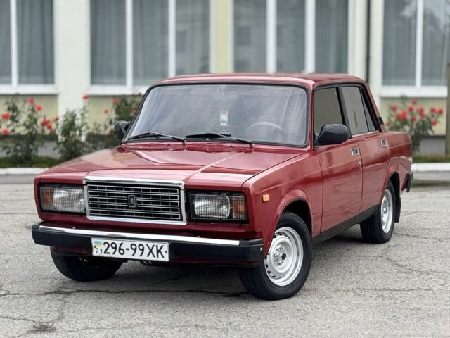 Красный ВАЗ 2107, объемом двигателя 1.5 л и пробегом 80 тыс. км за 1350 $, фото 3 на Automoto.ua