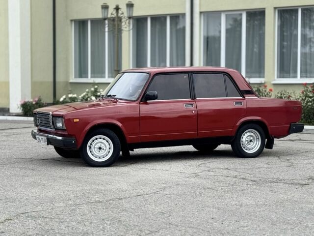 Красный ВАЗ 2107, объемом двигателя 1.5 л и пробегом 80 тыс. км за 1350 $, фото 5 на Automoto.ua