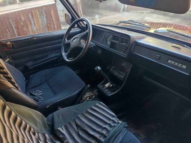 ВАЗ 2107 1998 в Боярка на Automoto.ua Красный ВАЗ 2107, объемом двигателя 1.5 л и пробегом 86 тыс. км за 475 $, фото 6 на Automoto.ua