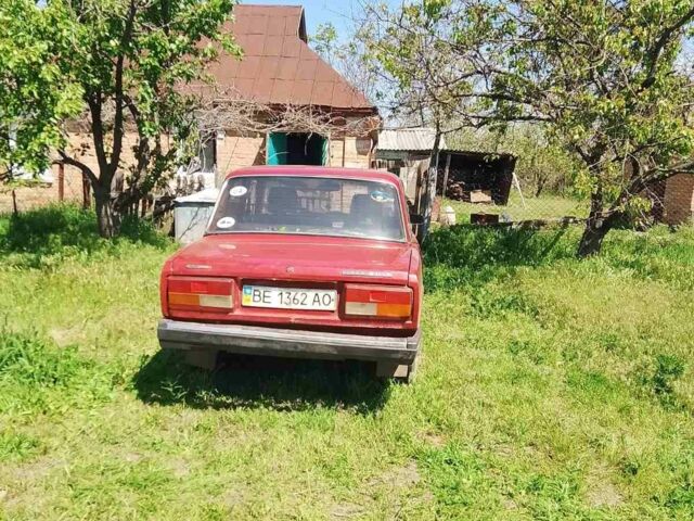Красный ВАЗ 2107, объемом двигателя 0 л и пробегом 200 тыс. км за 602 $, фото 3 на Automoto.ua