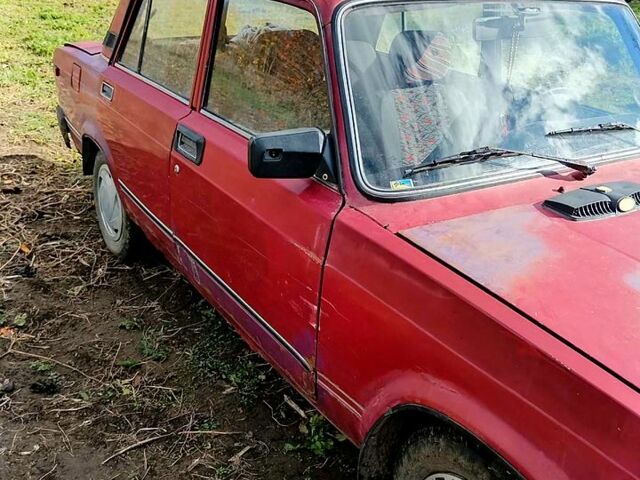 Красный ВАЗ 2107, объемом двигателя 1.5 л и пробегом 100 тыс. км за 290 $, фото 1 на Automoto.ua