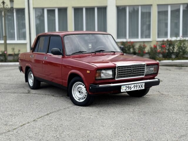 Красный ВАЗ 2107, объемом двигателя 1.5 л и пробегом 80 тыс. км за 1350 $, фото 1 на Automoto.ua