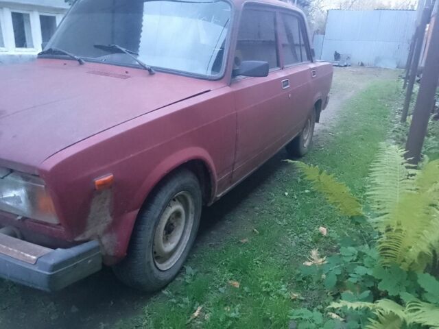 ВАЗ 2107 1998 в Мукачеве на Automoto.ua Красный ВАЗ 2107, объемом двигателя 1 л и пробегом 34 тыс. км за 167 $, фото 1 на Automoto.ua