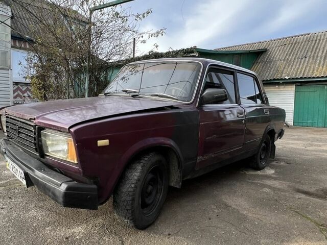 Красный ВАЗ 2107, объемом двигателя 1.6 л и пробегом 5 тыс. км за 430 $, фото 4 на Automoto.ua