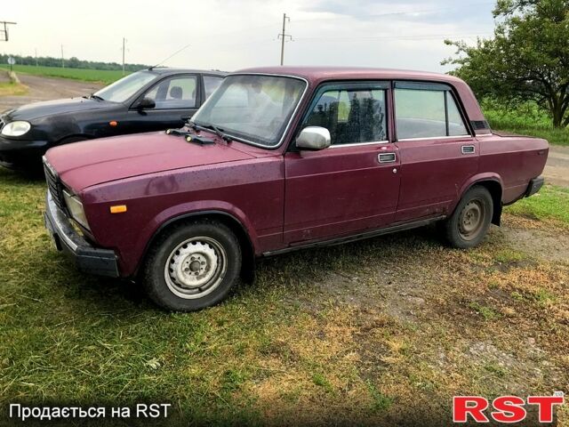 Червоний ВАЗ 2107, об'ємом двигуна 1.5 л та пробігом 136 тис. км за 1000 $, фото 1 на Automoto.ua