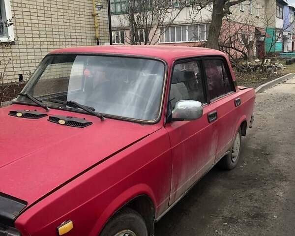 Красный ВАЗ 2107, объемом двигателя 1.45 л и пробегом 100 тыс. км за 360 $, фото 1 на Automoto.ua