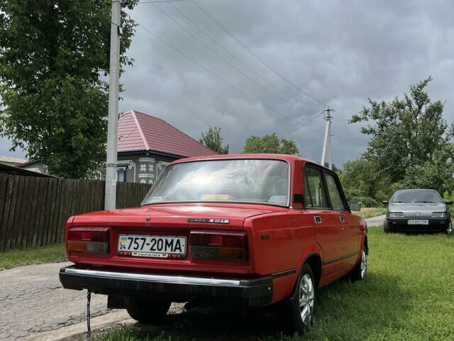 Красный ВАЗ 2107, объемом двигателя 1.5 л и пробегом 90 тыс. км за 650 $, фото 3 на Automoto.ua