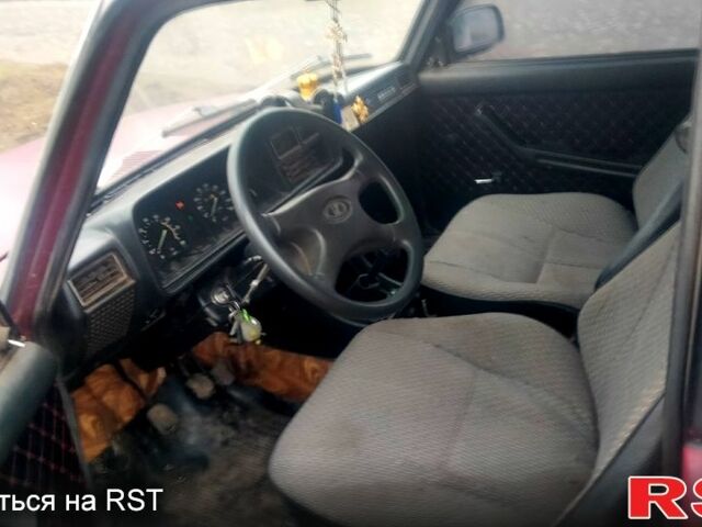 Красный ВАЗ 2107, объемом двигателя 15 л и пробегом 75 тыс. км за 1100 $, фото 4 на Automoto.ua