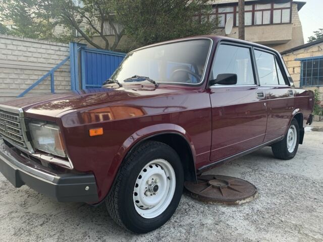Красный ВАЗ 2107, объемом двигателя 1.5 л и пробегом 78 тыс. км за 2100 $, фото 2 на Automoto.ua