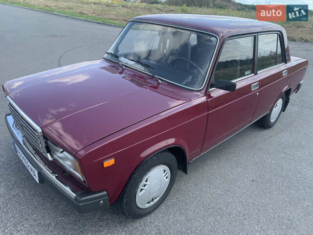 Красный ВАЗ 2107, объемом двигателя 1.5 л и пробегом 78 тыс. км за 2100 $, фото 2 на Automoto.ua