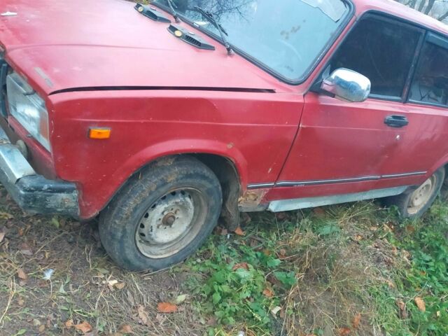 Красный ВАЗ 2107, объемом двигателя 1.5 л и пробегом 80 тыс. км за 287 $, фото 1 на Automoto.ua