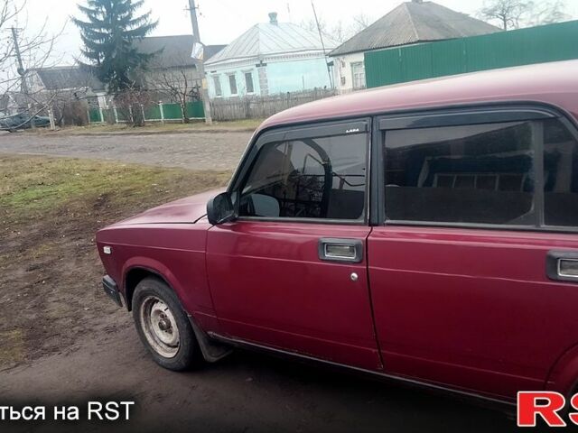 Красный ВАЗ 2107, объемом двигателя 15 л и пробегом 75 тыс. км за 1100 $, фото 2 на Automoto.ua