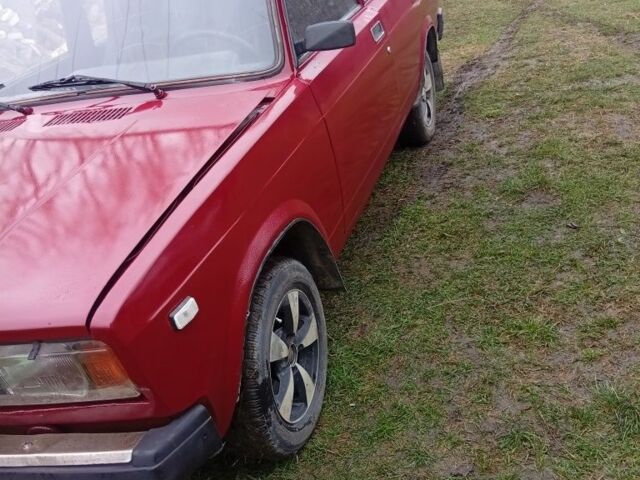 Красный ВАЗ 2107, объемом двигателя 0 л и пробегом 30 тыс. км за 900 $, фото 1 на Automoto.ua