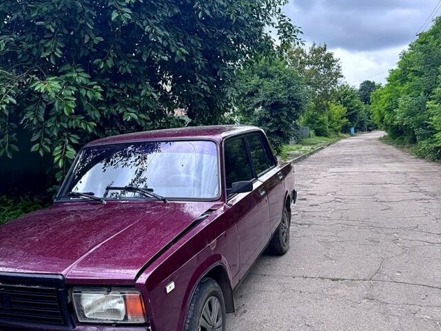 Красный ВАЗ 2107, объемом двигателя 1.5 л и пробегом 0 тыс. км за 1000 $, фото 3 на Automoto.ua