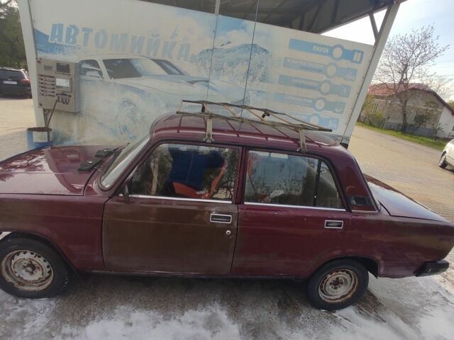 Красный ВАЗ 2107, объемом двигателя 1.5 л и пробегом 140 тыс. км за 350 $, фото 2 на Automoto.ua
