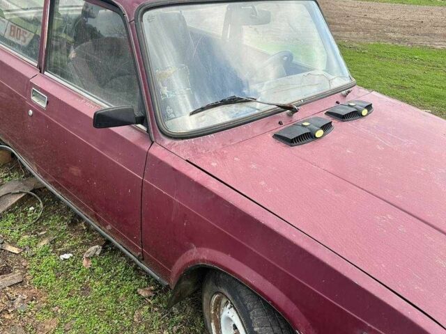 Красный ВАЗ 2107, объемом двигателя 1.5 л и пробегом 1000 тыс. км за 591 $, фото 1 на Automoto.ua