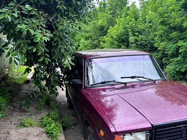 Красный ВАЗ 2107, объемом двигателя 1.5 л и пробегом 0 тыс. км за 1000 $, фото 2 на Automoto.ua