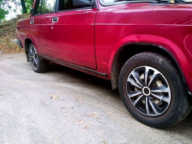 Красный ВАЗ 2107, объемом двигателя 1.5 л и пробегом 250 тыс. км за 1700 $, фото 5 на Automoto.ua