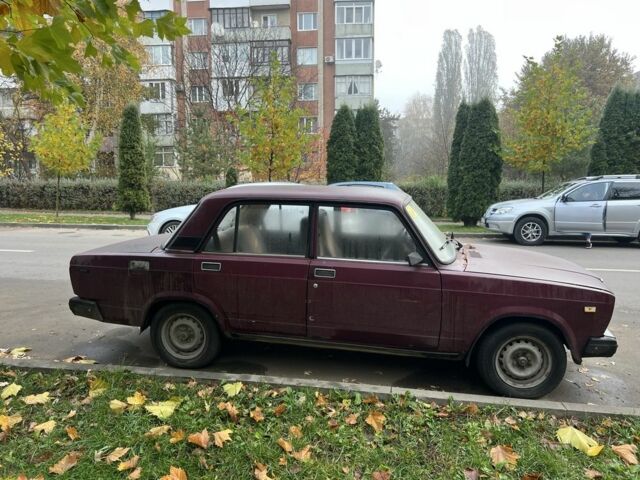 Красный ВАЗ 2107, объемом двигателя 1.5 л и пробегом 135 тыс. км за 1100 $, фото 1 на Automoto.ua