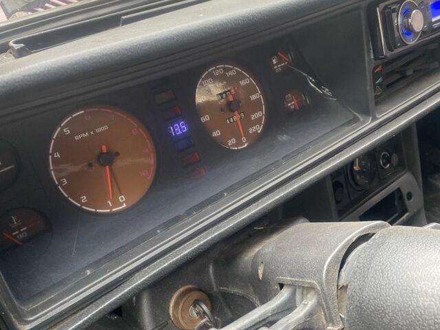 Красный ВАЗ 2107, объемом двигателя 1.5 л и пробегом 150 тыс. км за 1200 $, фото 5 на Automoto.ua