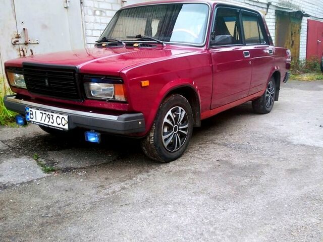 Красный ВАЗ 2107, объемом двигателя 1.5 л и пробегом 250 тыс. км за 1700 $, фото 2 на Automoto.ua